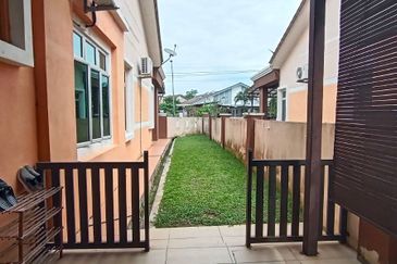 ⭐FREEHOLD BUMI LOT SINGLE STOREY SEMI D WARISAN PUTERI SIKAMAT SEREMBAN 