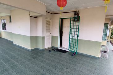 👍FREEHOLD NON BUMI LOT DOUBLE STOREY SEMI D GREEN STREET HOMES SEREMBAN 2