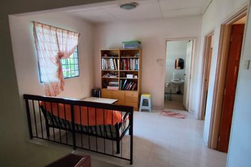 👍FREEHOLD NON BUMI LOT DOUBLE STOREY SEMI D GREEN STREET HOMES SEREMBAN 2