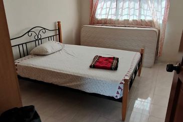 👍FREEHOLD NON BUMI LOT DOUBLE STOREY SEMI D GREEN STREET HOMES SEREMBAN 2