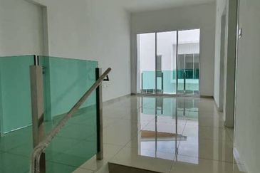 🔥FREEHOLD BUMI END LOT DOUBLE STOREY TERRACE ARA SENDAYAN 