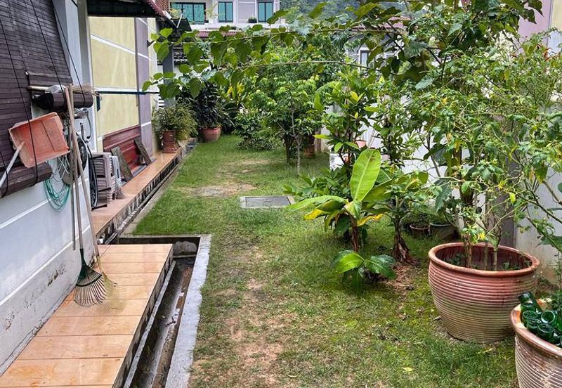 🔥FREEHOLD NON BUMI LOT 1.5 STOREY SEMI D TAMAN NUSA INTAN SENAWANG 