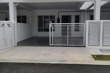 🔥DOUBLE STOREY TERRACE BASIC TIARA SENDAYAN SEREMBAN FOR RENT 