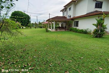 🔥FREEHOLD NON BUMI CORNER LOT HUGE LAND SEMI D GREEN STREET HOMES SEREMBAN 2