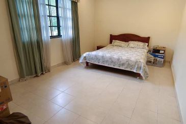 🔥FREEHOLD NON BUMI CORNER LOT HUGE LAND SEMI D GREEN STREET HOMES SEREMBAN 2