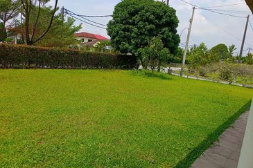 🔥FREEHOLD NON BUMI CORNER LOT HUGE LAND SEMI D GREEN STREET HOMES SEREMBAN 2