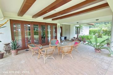 🔥FREEHOLD NON BUMI CORNER LOT HUGE LAND SEMI D GREEN STREET HOMES SEREMBAN 2