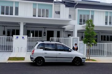 🔥PARTIAL FURNISHED DOUBLE STOREY TIARA SENDAYAN FLORIA NEAR BANDAR ENSTEK FOR RENT 