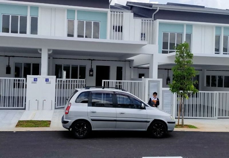 🔥PARTIAL FURNISHED DOUBLE STOREY TIARA SENDAYAN FLORIA NEAR BANDAR ENSTEK FOR RENT 