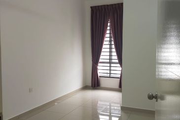 🔥PARTIAL FURNISHED DOUBLE STOREY TIARA SENDAYAN FLORIA NEAR BANDAR ENSTEK FOR RENT 