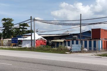 7 acres industrial land with 4 warehouses @ Kapar