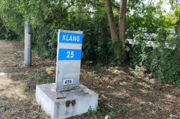 7 acres industrial land with 4 warehouses @ Kapar