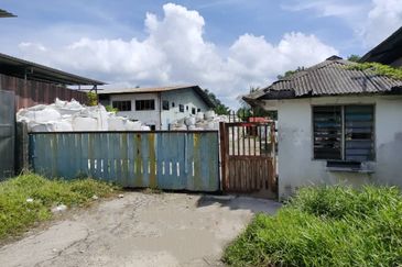 7 acres industrial land with 4 warehouses @ Kapar