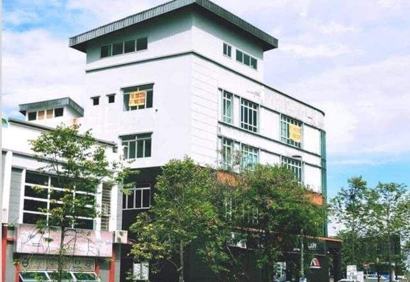 2 storey shop in Taman Dutamas, Balakong