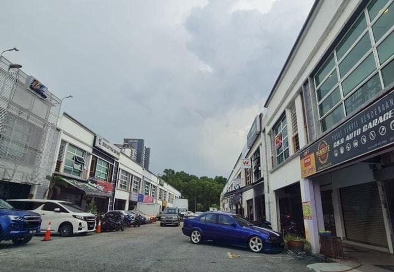 2 storey shop in Taman Dutamas, Balakong