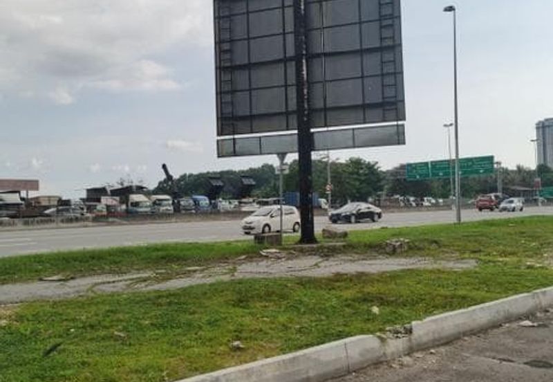 2 storey shop in Taman Dutamas, Balakong