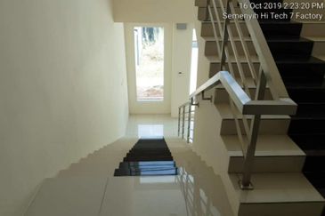 Semi-D Factory For Sale @ Semenyih