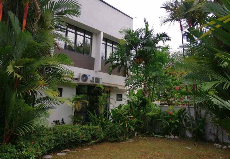 Corner Shoplot With Garden For Sale at SS4, Kelana Jaya