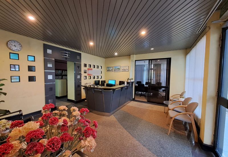 Corner Shoplot With Garden For Sale at SS4, Kelana Jaya