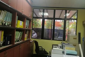 Corner Shoplot With Garden For Sale at SS4, Kelana Jaya