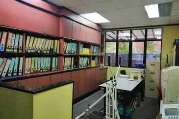 Corner Shoplot With Garden For Sale at SS4, Kelana Jaya