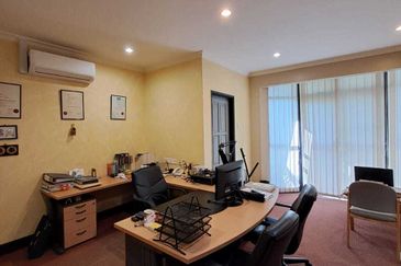 Corner Shoplot With Garden For Sale at SS4, Kelana Jaya