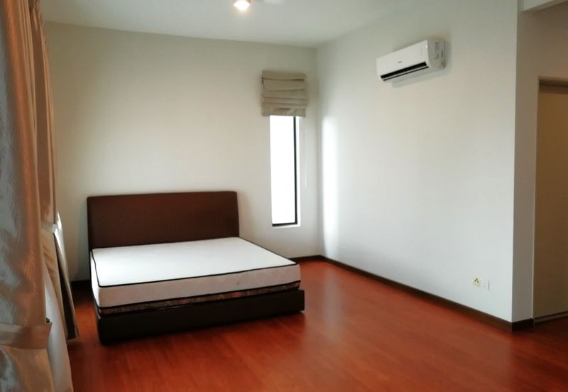 Zefer Hill Residence