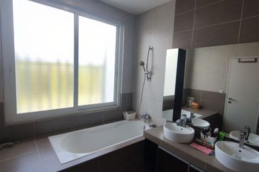 Clover Garden Residences