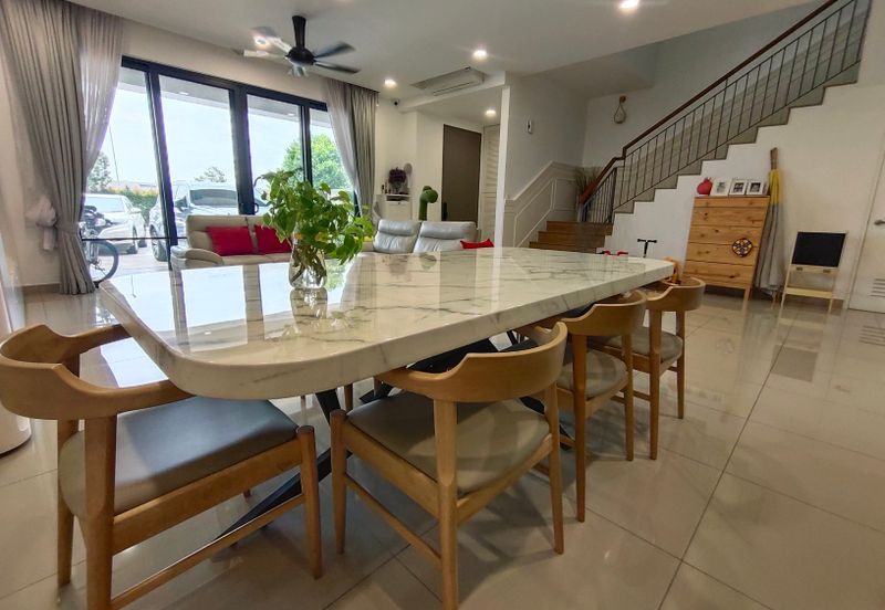 Lucent Residence @ twentyfive.7