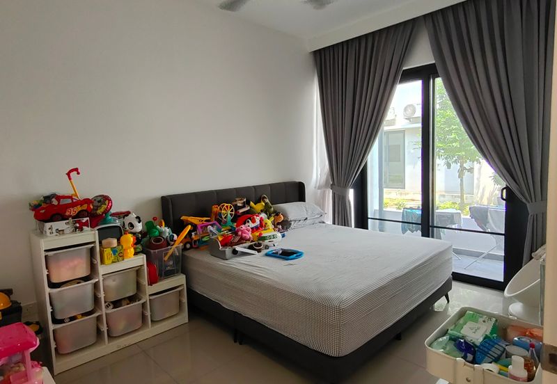 Lucent Residence @ twentyfive.7