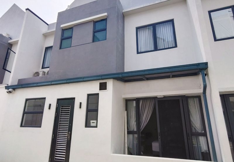 Lucent Residence @ twentyfive.7