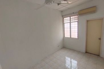 2 Sty Terrace House Bandar Saujana Putra Hot Spot Near Kota Kumuning 📢100% Loan✅ Low Depo🔥❗Near Shops Non Bumi Lot 