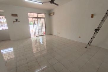 2 Sty Terrace House Bandar Saujana Putra Hot Spot Near Kota Kumuning 📢100% Loan✅ Low Depo🔥❗Near Shops Non Bumi Lot 