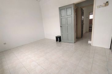 2 Sty Terrace House Bandar Saujana Putra Hot Spot Near Kota Kumuning 📢100% Loan✅ Low Depo🔥❗Near Shops Non Bumi Lot 