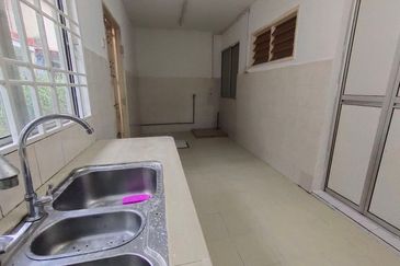 2 Sty Terrace House Bandar Saujana Putra Hot Spot Near Kota Kumuning 📢100% Loan✅ Low Depo🔥❗Near Shops Non Bumi Lot 