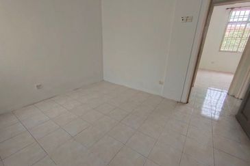 2 Sty Terrace House Bandar Saujana Putra Hot Spot Near Kota Kumuning 📢100% Loan✅ Low Depo🔥❗Near Shops Non Bumi Lot 