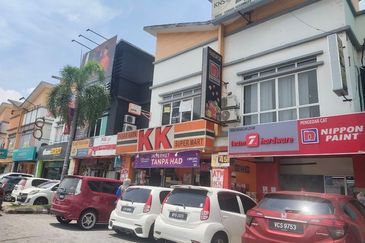 2 Sty Terrace House Bandar Saujana Putra Hot Spot Near Kota Kumuning 📢100% Loan✅ Low Depo🔥❗Near Shops Non Bumi Lot 