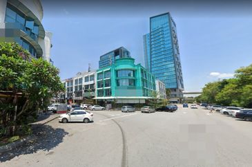 Bandar Puteri Puchong, Puchong, Corner Shop for rent