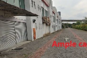 Super Corner Retail Unit Kinrara Puchong Bukit Jalil Suitable for Show unit, Medical treatment centre , spa , welness