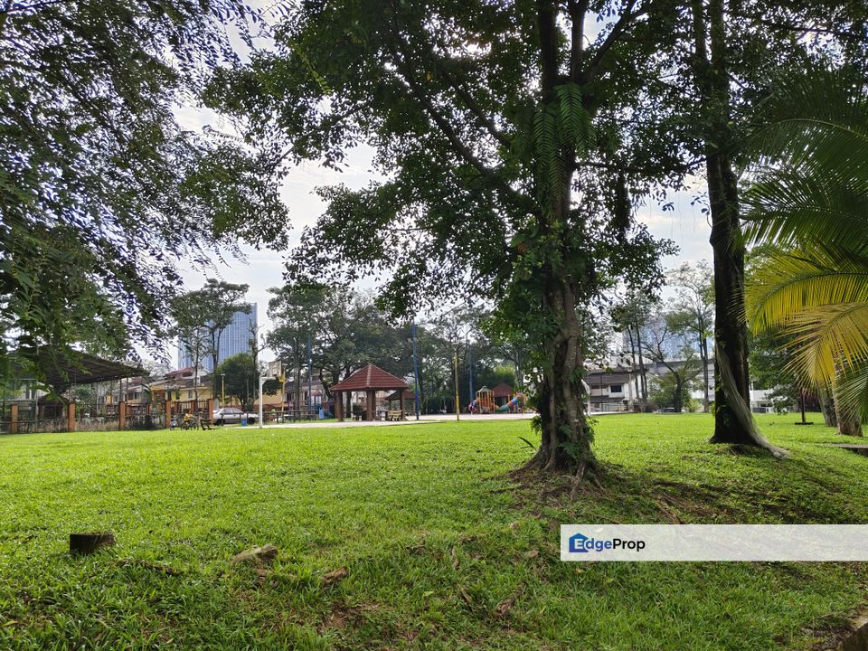 Ready move in refurbished freehold near Lrt sri rampai, Kuala Lumpur, Setapak