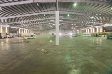 West Port, Pulau Indah