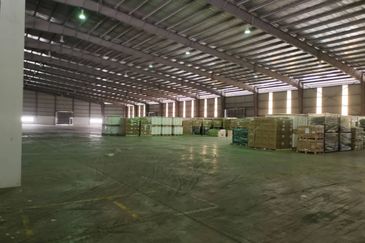 West Port, Pulau Indah