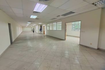 West Port, Pulau Indah