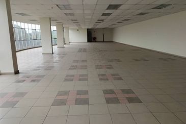 West Port, Pulau Indah