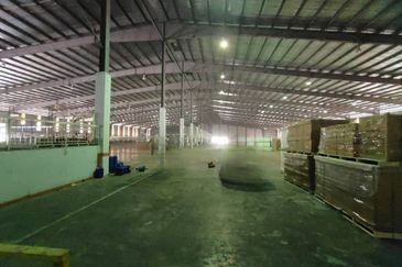 West Port, Pulau Indah