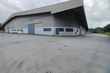 West Port, Pulau Indah