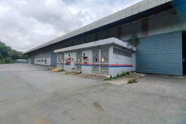 West Port, Pulau Indah