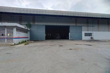 West Port, Pulau Indah