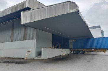 West Port, Pulau Indah