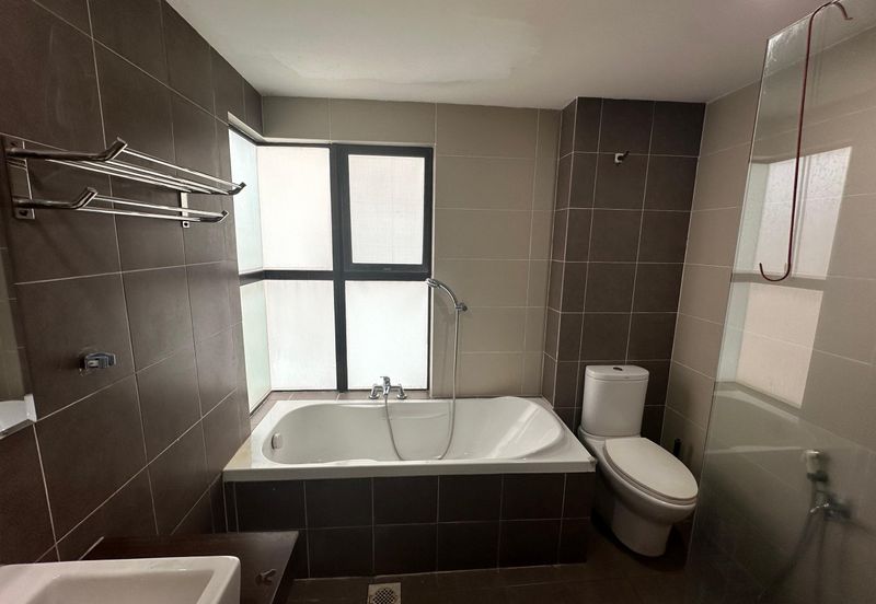 Atmosfera Condominium Partially Furnished Unit for Rent！